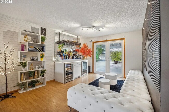 Building Photo - Modern Charm Meets Comfort – Spacious 3-Be...