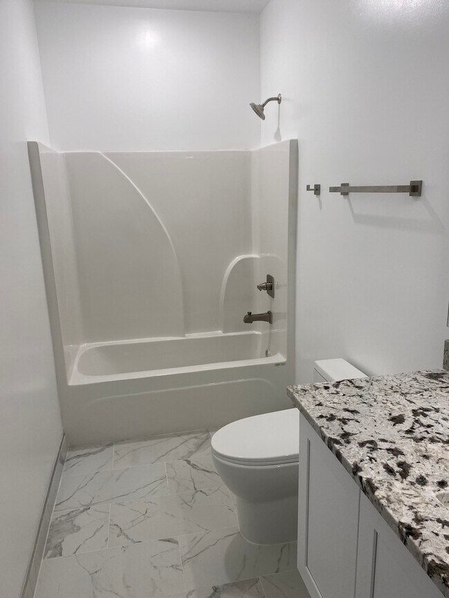 Building Photo - 133 Briarfield Ave