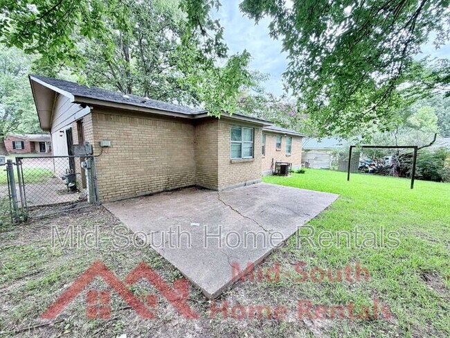Building Photo - 4627 Crystal Springs Dr