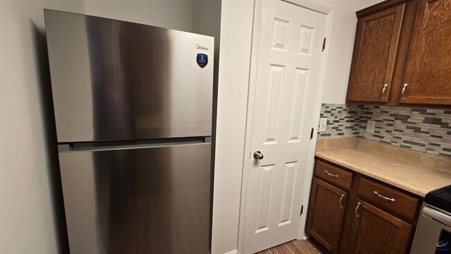 Building Photo - 313 Westcliff Center St