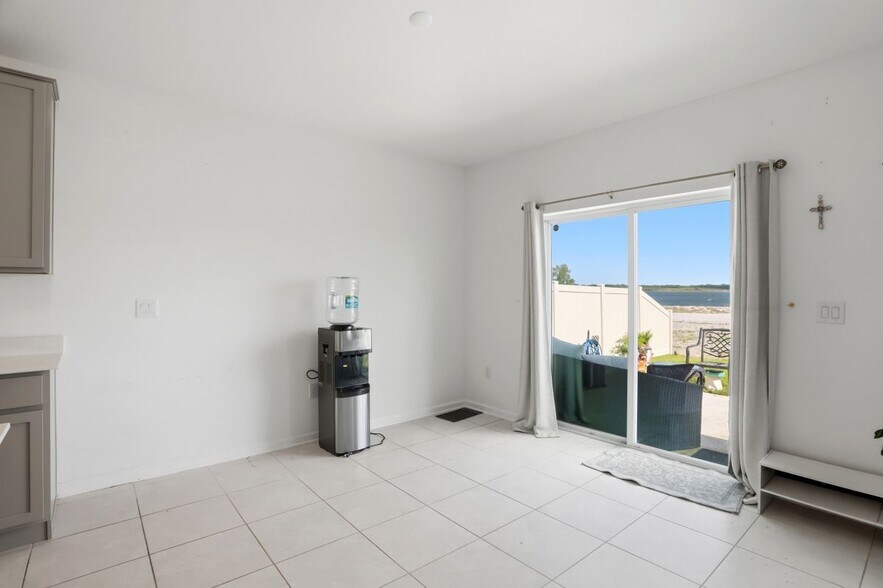 Building Photo - 740 Trotters Dr