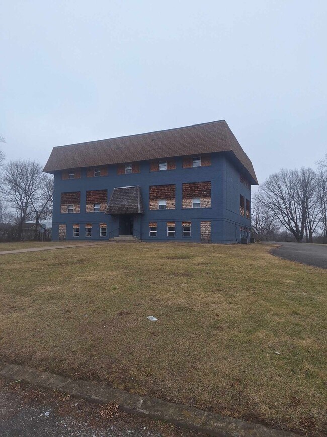 Building Photo - 107 S Church St