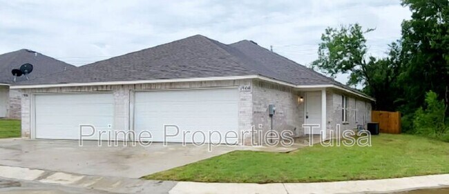Building Photo - 1511 Rosewood Dr