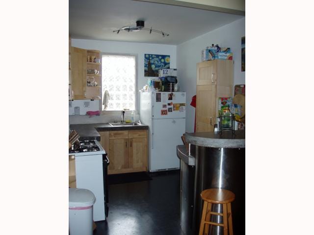 Building Photo - 808 E 30th St