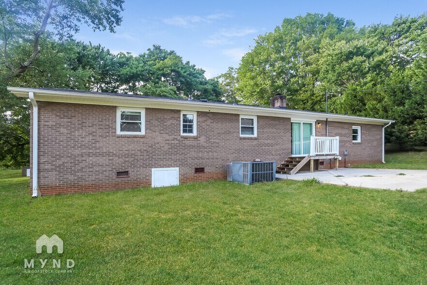 Building Photo - 139 Edgeway Rd