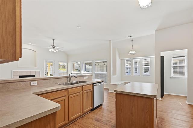 Building Photo - 113 Creekview Dr