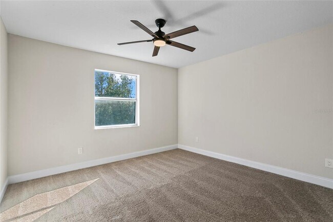 Building Photo - 214 Pinewood Dr