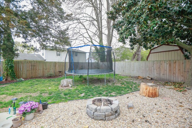 Building Photo - Stylish 3-Bed Brick Home in Central VB!