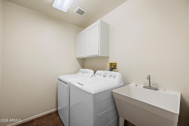 Building Photo - 14802 W Greystone Dr