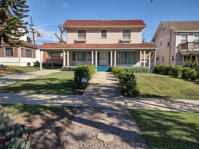 Primary Photo - 2142 S Victoria Ave