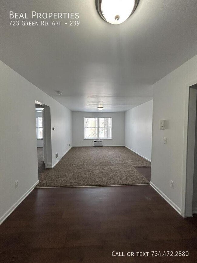 Building Photo - 723 Green Rd