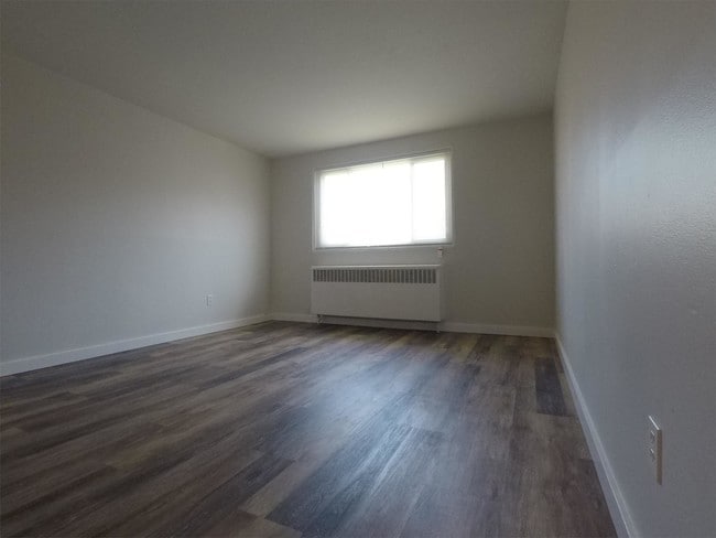 Building Photo - 4400 Rocky River Dr