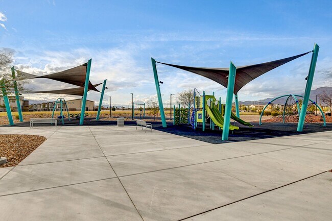 Building Photo - Gated community Located within the Valley Vista Master Plan. 4 Bed 3 Bath features and Open and i...