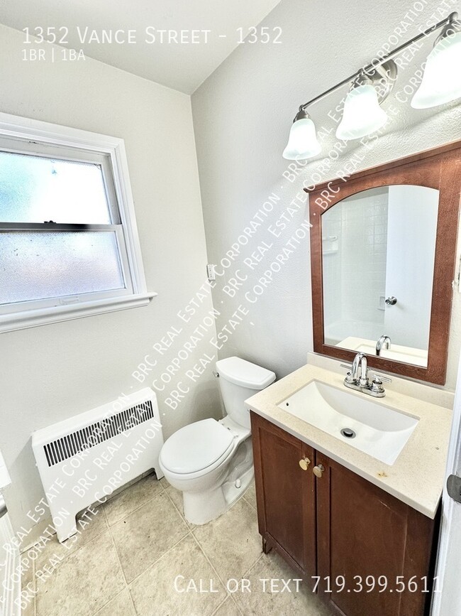 Building Photo - 1352 Vance St