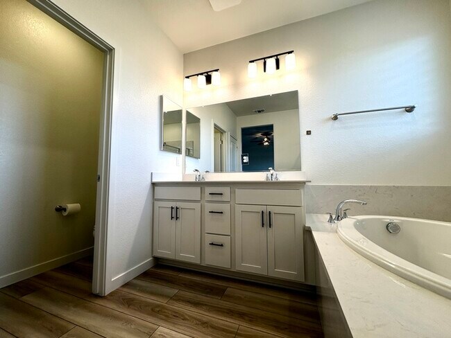 Building Photo - Beautiful Single Story in Lincoln! 4 Bedroom with no back neighbors! Beautiful Yard!