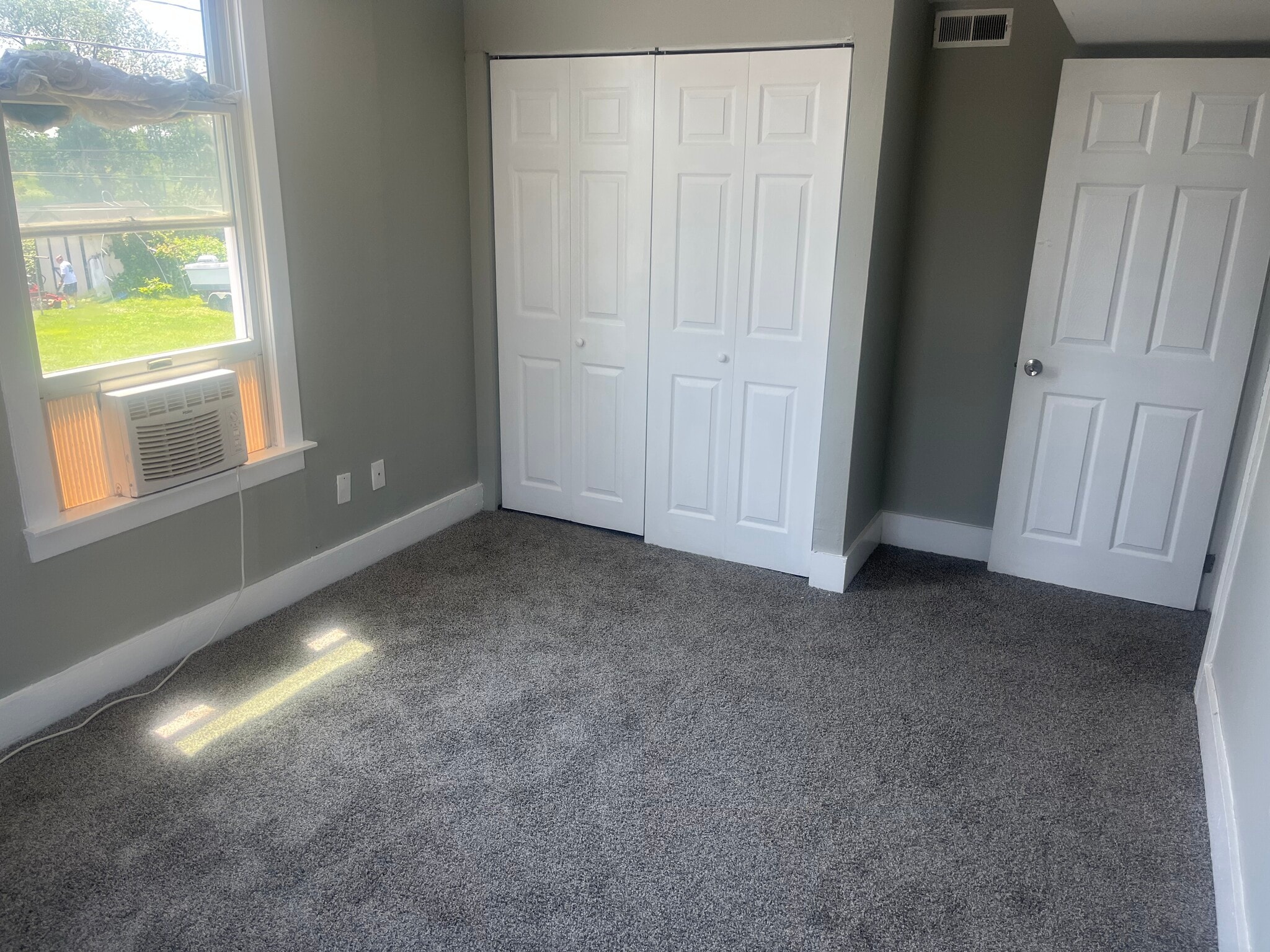 Master bedroom - 13 S Congress St