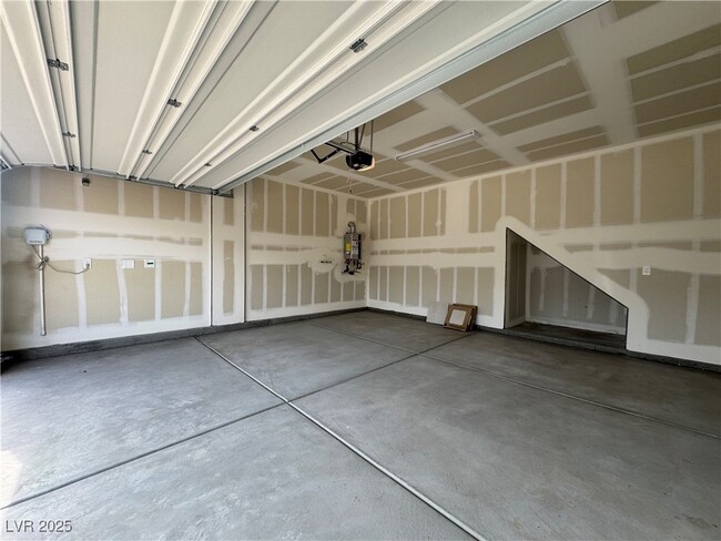Building Photo - 9144 Vesey Ave