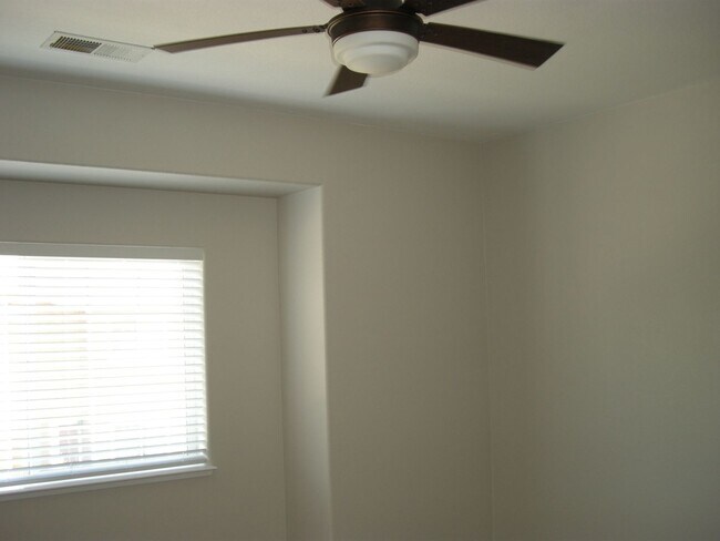 Building Photo - Two Bedroom, Two and a Half Bath Townhome ...