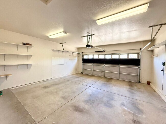 Building Photo - Great home in 55+ community