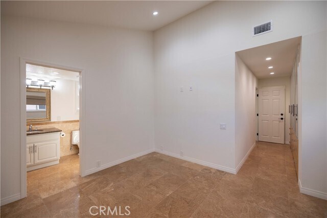 Building Photo - 3012 W Oceanfront