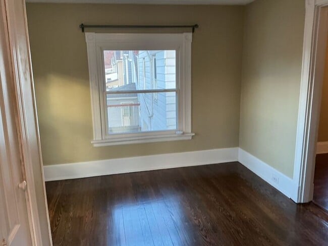 Building Photo - 2889 Markbreit Ave