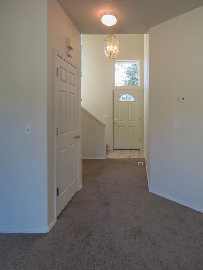 Building Photo - Aloha 3 Bedroom 2.5 Bath  Townhome Available Now ****