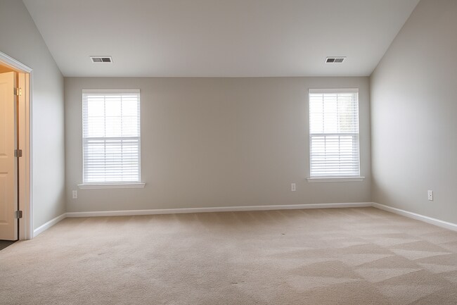 Building Photo - Beautiful 3 Bedroom, 2.5 Bath Home with Lo...