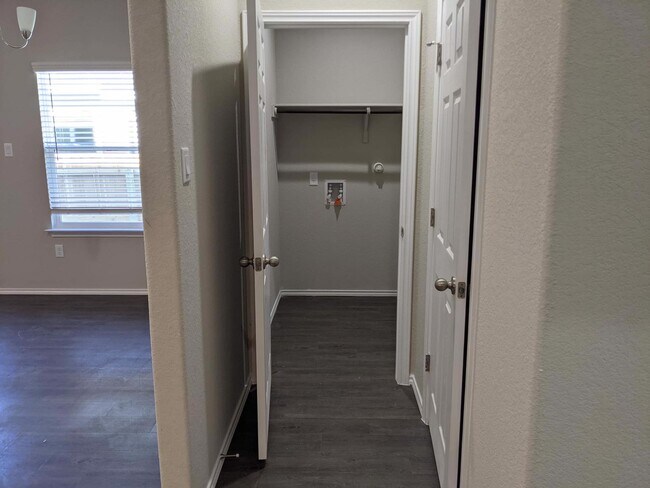 Building Photo - 3412-3414 Scott Circle