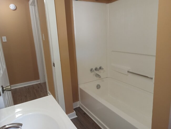 Building Photo - PRICE IMPROVEMENT Stunning 3 Bedroom Home FOR RENT in Millville NJ $1575