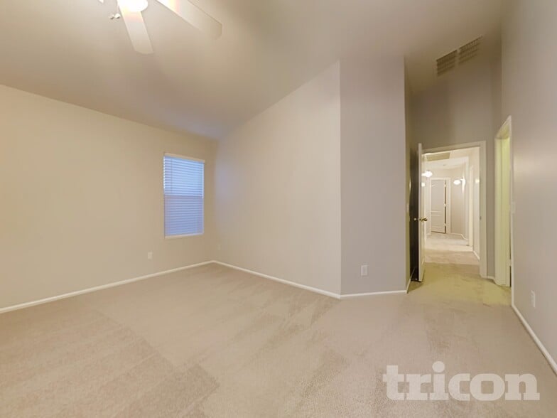 Building Photo - 15833 W Moreland St