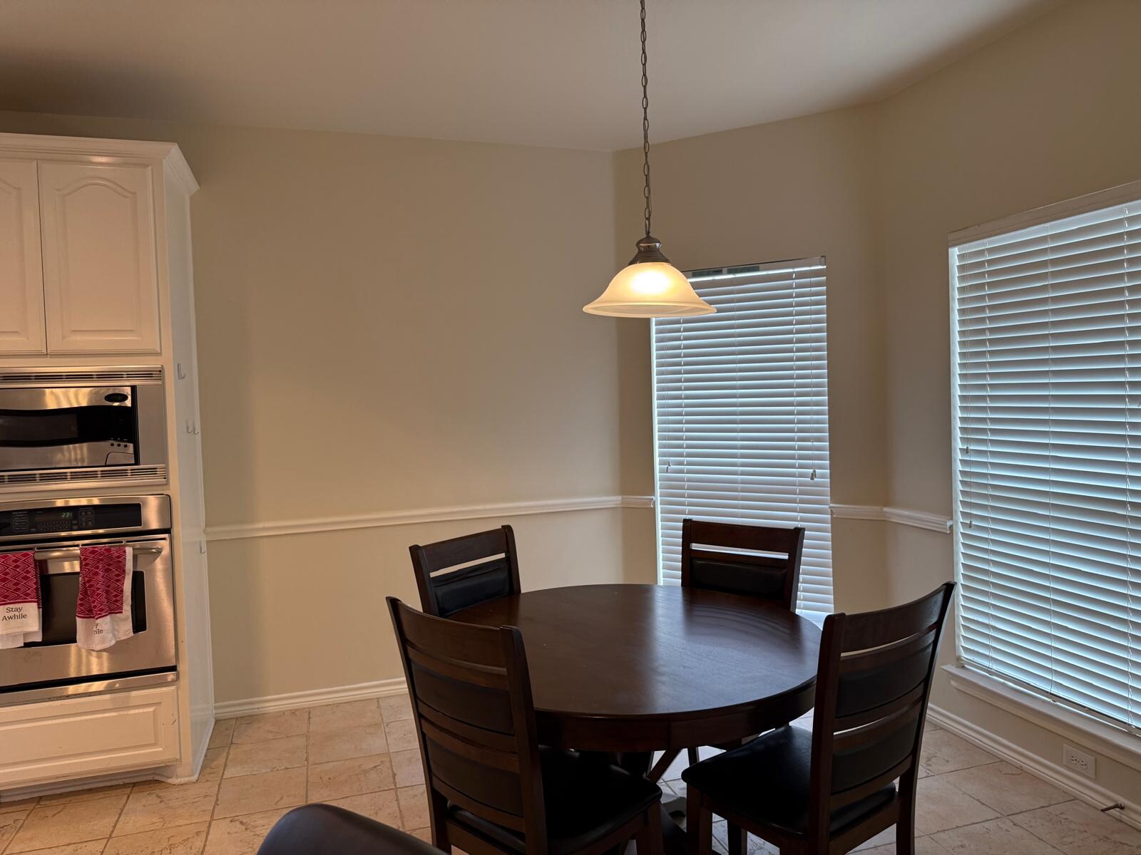 Building Photo - Room in House on Levant Ln