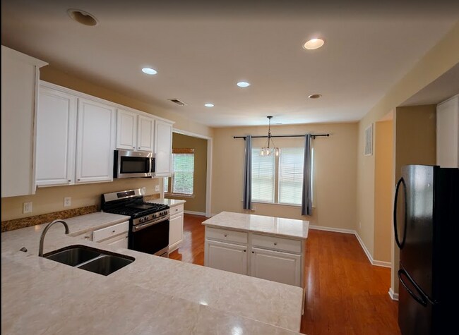 Building Photo - 809 Redden Row