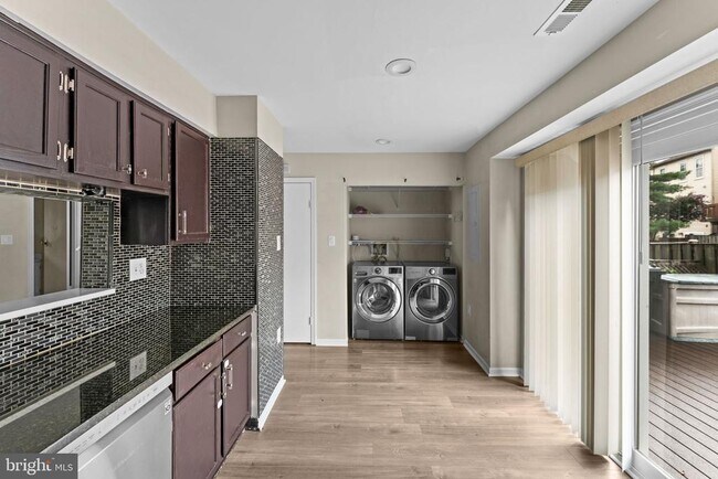 Building Photo - 7302 Rokeby Dr