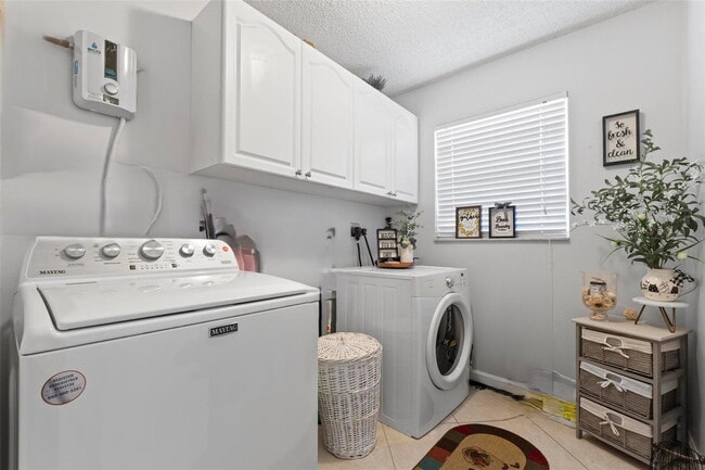 Building Photo - 14012 SW 38th Terrace