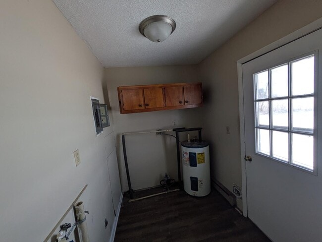 Building Photo - 1001 S Pittenger Rd