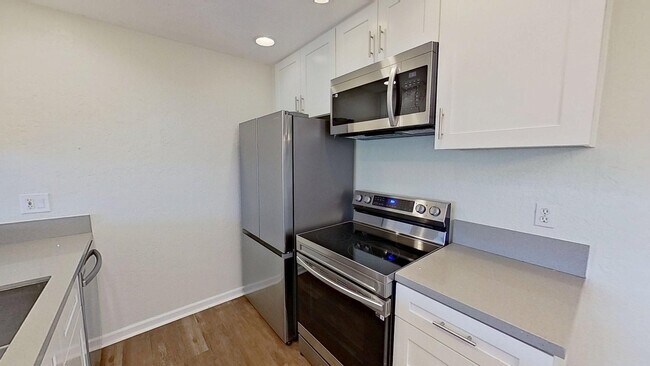 Building Photo - 21941 Rimhurst Dr