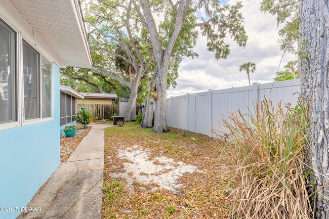 Building Photo - 5028 Palmetto St