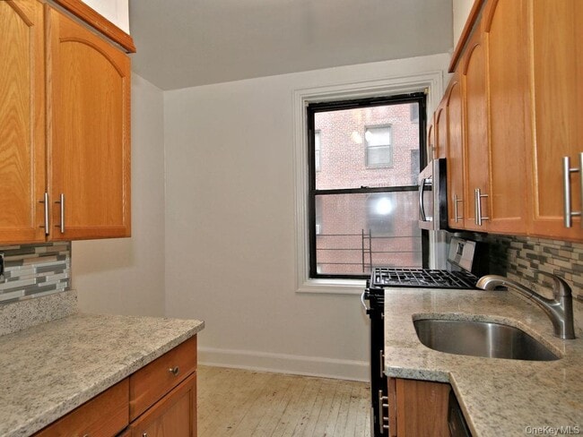 Building Photo - 313 Larchmont Acres