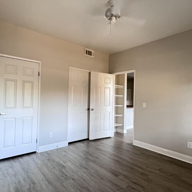 Building Photo - 2 Bed, 2 Bath condo, ground floor unit