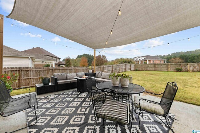 Building Photo - 325 Blackberry Blvd