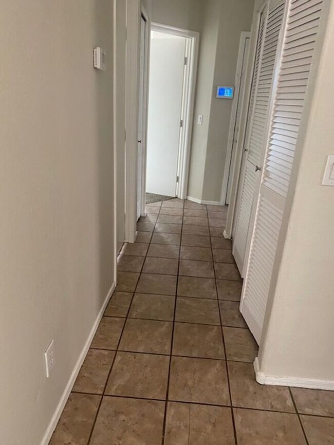 Building Photo - $2,350 3 Bedroom Gilbert 85296 Home For Le...