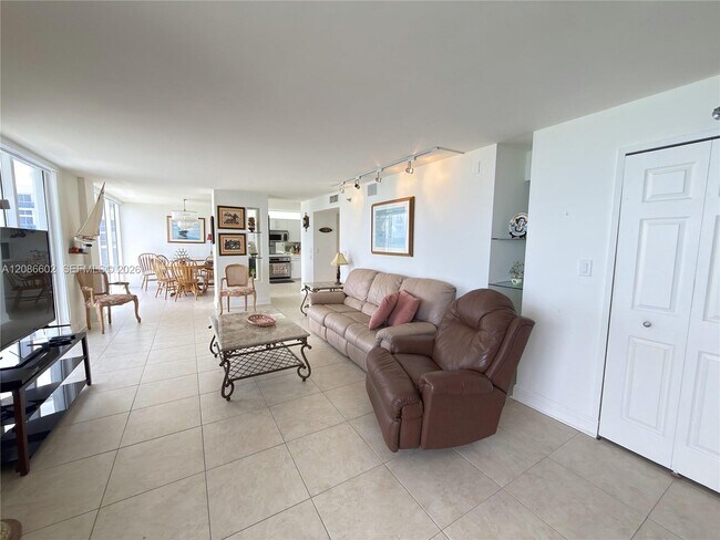 Building Photo - 2401 Collins Ave