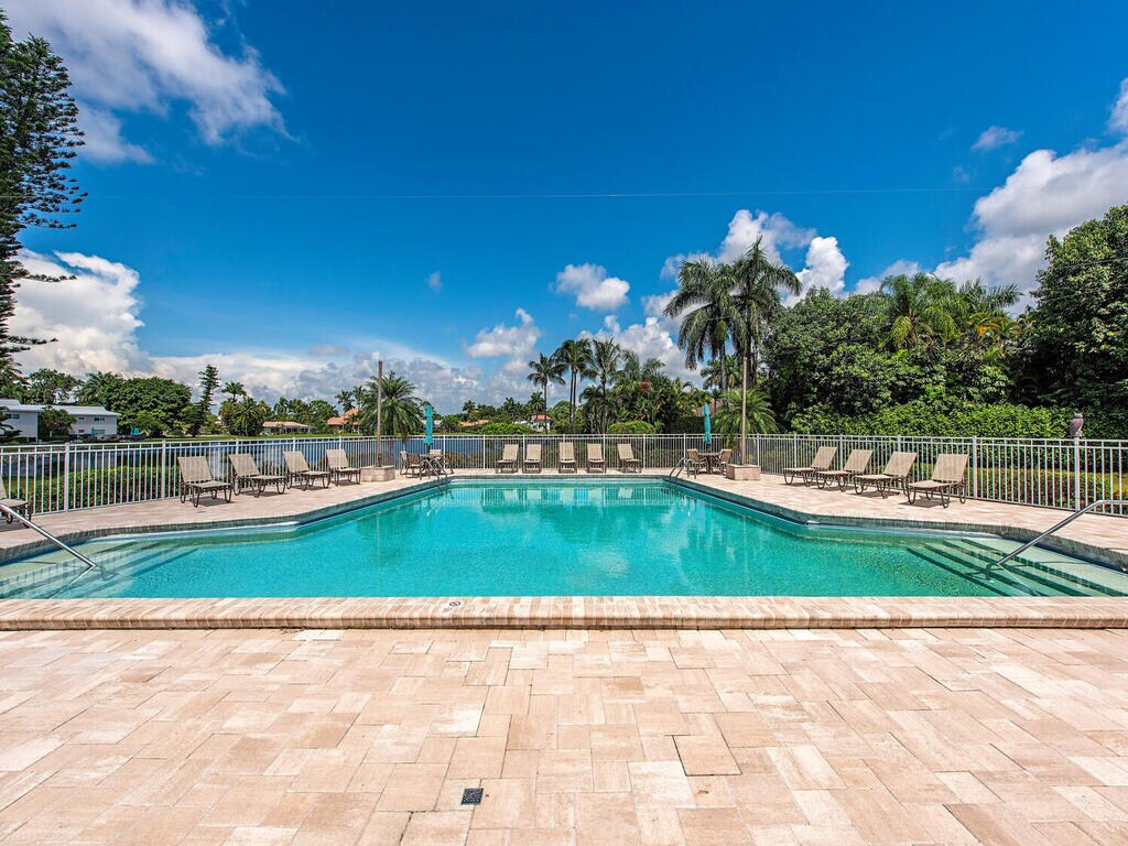 Pool - 555 Park Shore Dr