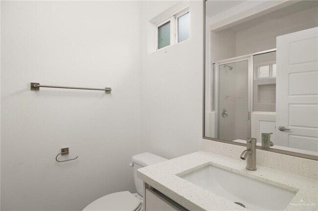 Building Photo - 11 Campeche Dr