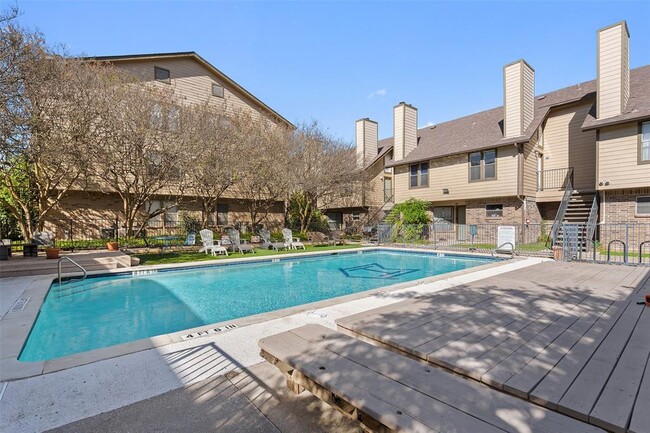 Building Photo - 5608 Cougar Dr