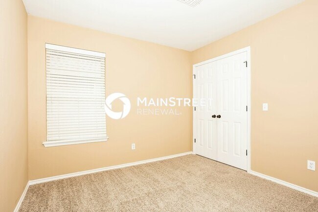Building Photo - 4 Bedroom Pet-Friendly Home in Norman, OK with Main Street Renewal