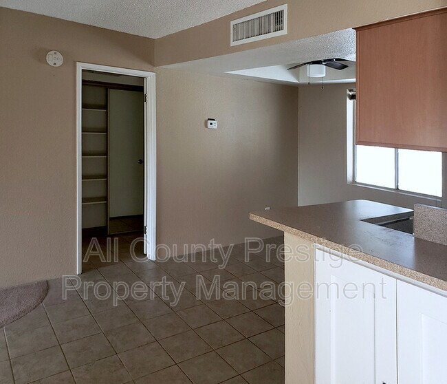 Building Photo - 4554 E Paradise Village Pkwy N