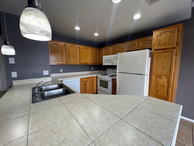 Building Photo - 11666 N 28th Dr