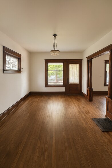 Building Photo - 4303 Woodbridge Ave