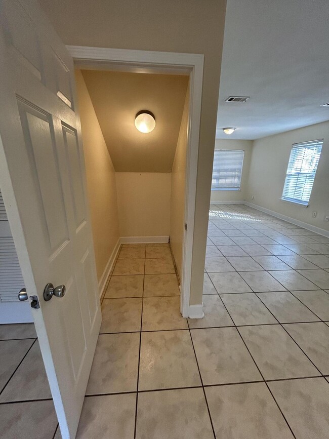 Building Photo - 70 Cypress Ln